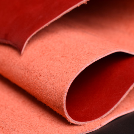 Шкіра рослинного дублення, червона, 1.1-1.3 мм, Італія, 36 дм²